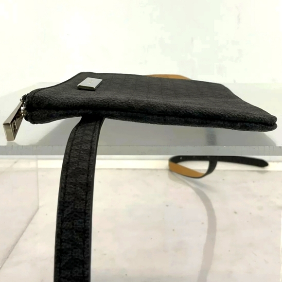 $55 NWOT Michael Kors Black / Gray Fanny Pack - Picture 3 of 7